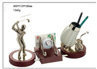 Fonctionnel multi de golf de tasse basse boisée de trophée avec le conteneur et l'horloge de stylo