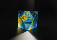 3D a gravé les récompenses en verre colorées de tasse en cristal de trophée comme souvenirs de concurrence