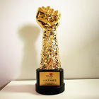 Récompenses d'or de personnel de Fist Trophy Company de polyresin de cadeau de souvenir