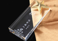 Utilisation en cristal de célébration de partie de tasse de trophée de forme carrée avec le pentagone étoilé en métal