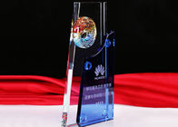 Le verre bleu d'affaires attribue des trophées de tasses, trophées en verre faits sur commande