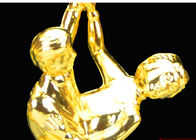 Tasse en plastique de trophée plaquée par or pour des Jeux Olympiques dansant des gagnants